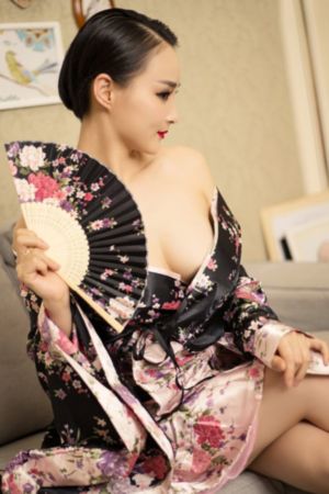宝贝把腿开大让我添添视频