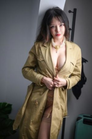 亲吻拥抱
