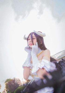 《年轻女教师2》在线播放